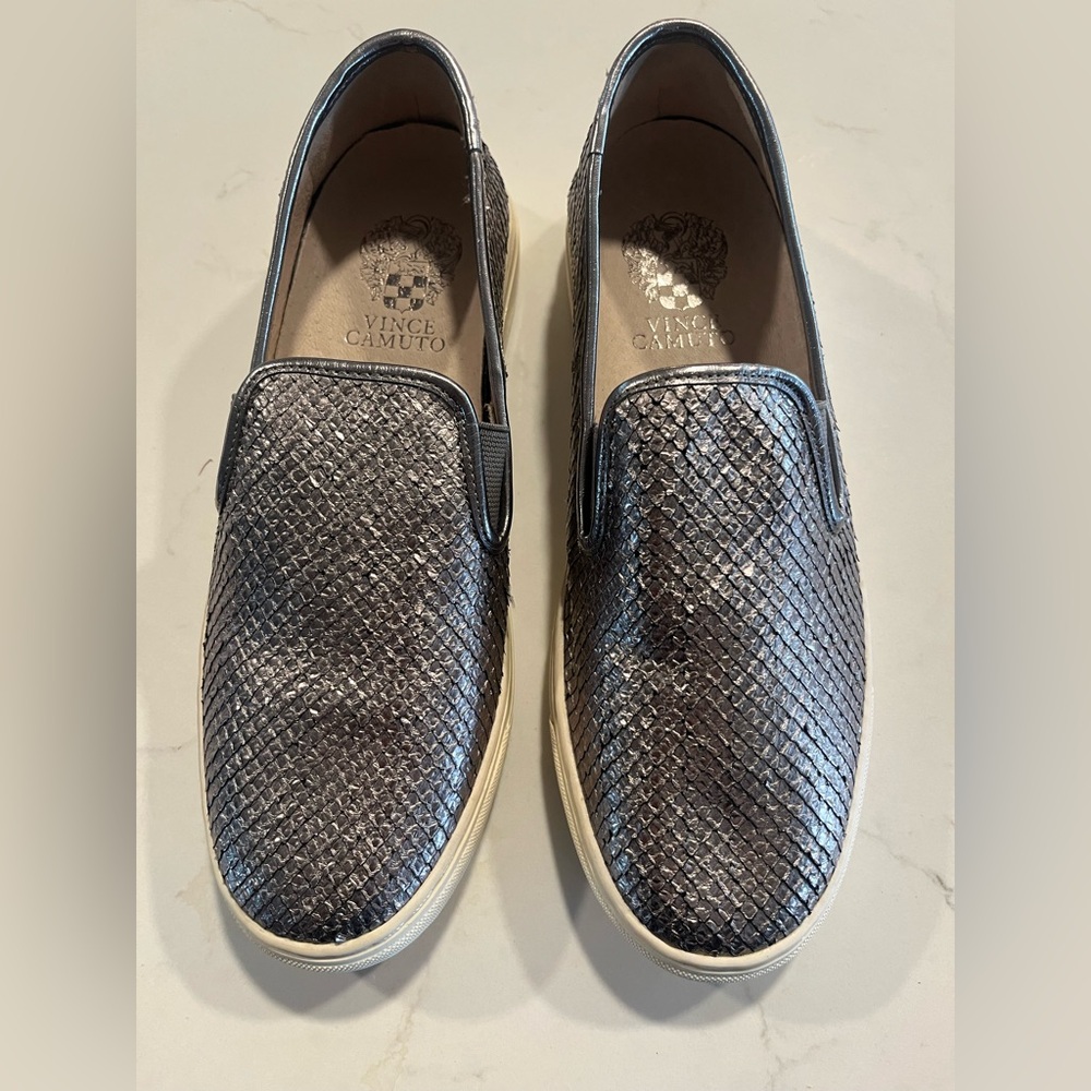 New Vince Camuto VC-BECKER Womens SILVER STEEL Slip-On Sneaker, Size 7.5